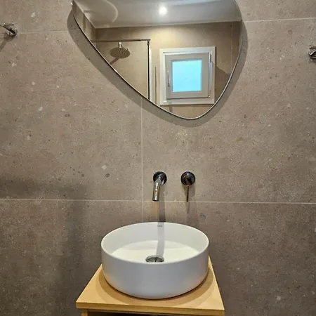 ηλιόπετρα - Iliopetra Aparthotel *